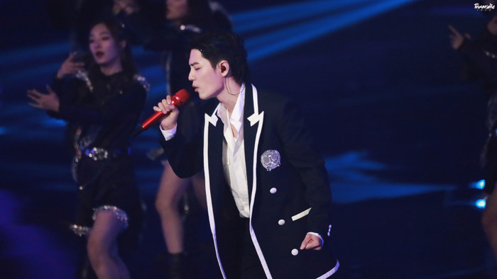 Tiêu Chiến lại bị chế nhạo: Mặt sưng vì tăng cân, hát sai lời lại cố tình thét gào để lên được nốt cao độ Ảnh 5