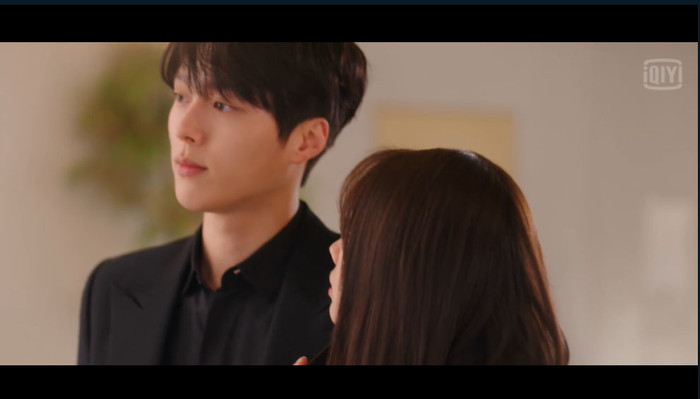 Đôi mắt hồ ly bảo vệ bạn cùng phòng