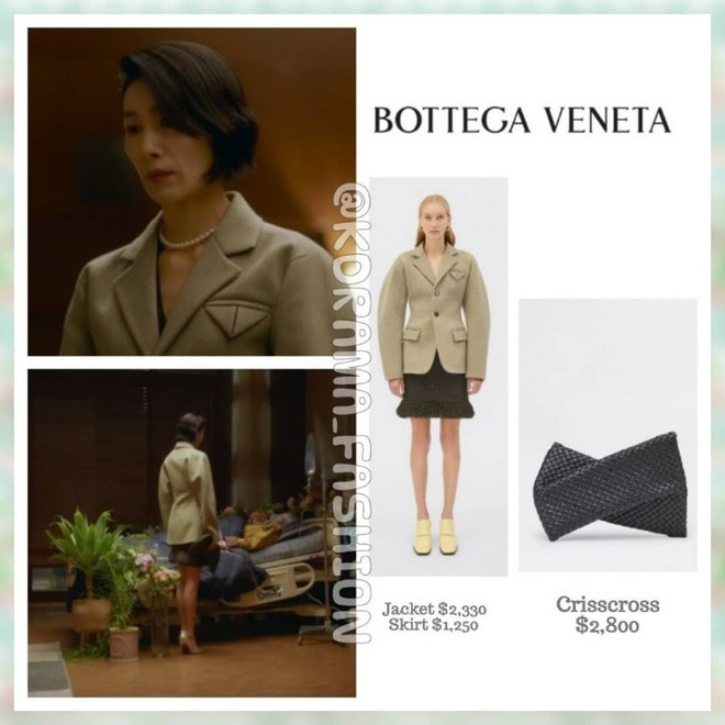 Khi đến thăm bố chồng, mợ cả mặc một chiếc áo vest nằm trong Pre-spring 2021 của Bottega Venete có giá 3.580 USD. Túi xách Crisscross của hãng giá 2.800 USD (64 triệu VNĐ).