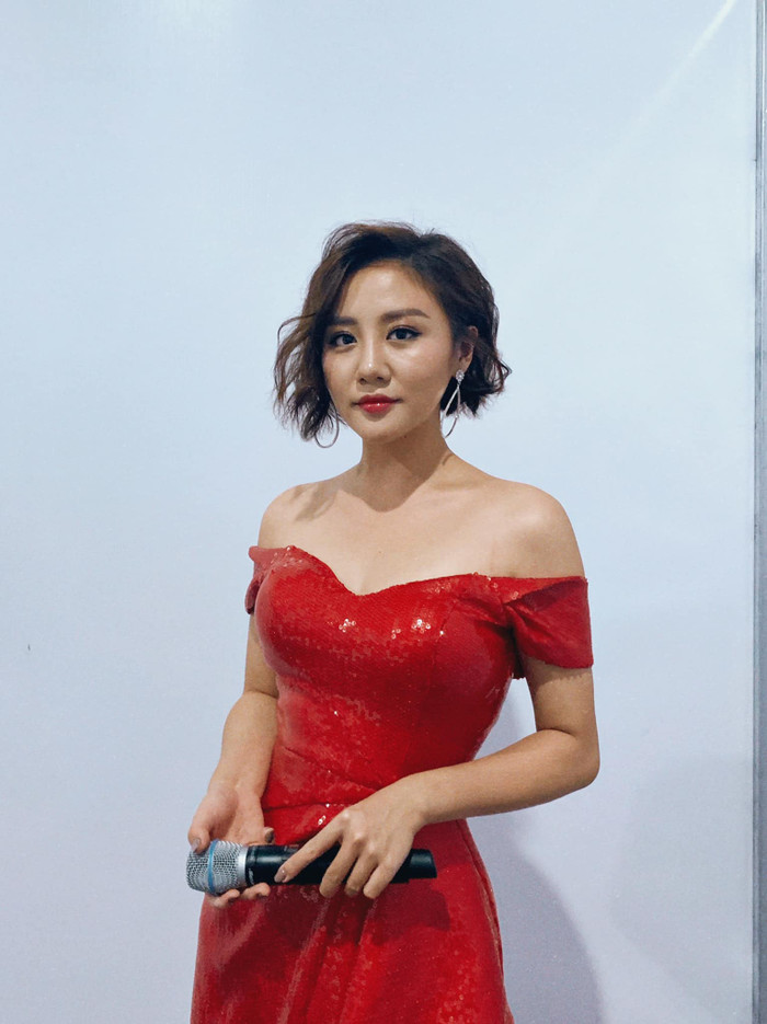 Anh cũng chia sẻ Văn Mai Hương lần này đã thực sự sai nhưng mong cư dân mạng và khán giả hãy đối xử nhẹ nhàng