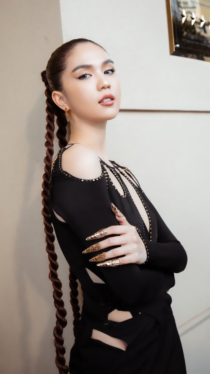 iều này khiến cư dân mạng không khỏi xôn xao liệu phải chăng Ngọc Trinh đang chuẩn bị lấn sân sang lĩnh vực ca hát trong thời gian tới?
