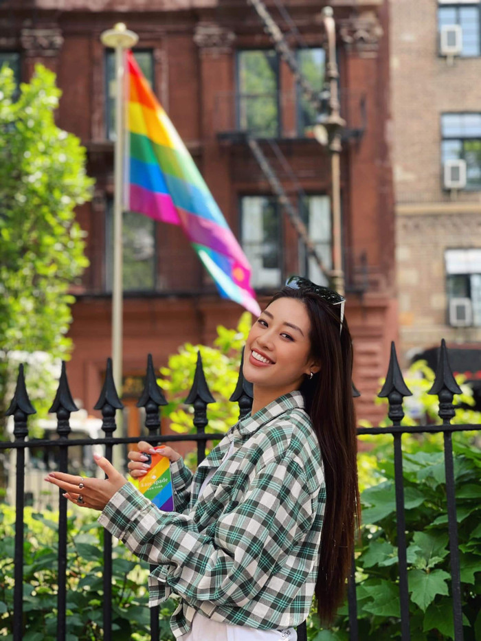 Khánh Vân ủng hộ cộng đồng LGBTQ+, diện đồ lục sắc khẳng định 'yêu là yêu' Ảnh 4