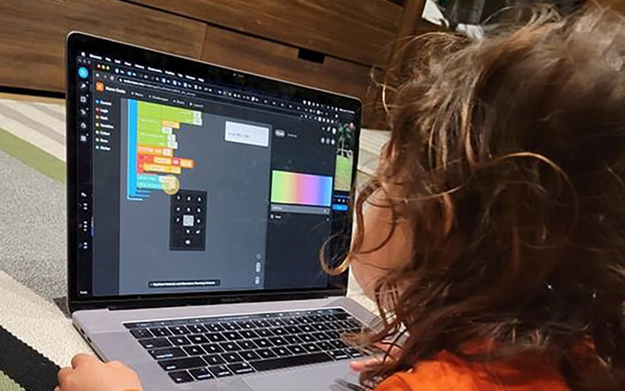 Mark Zuckerberg khoe dạy con gái học lập trình nhưng đây mới là điều dân mạng thích thú nhất Ảnh 2