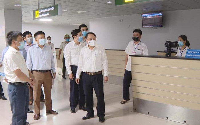2 ca mắc Covid-19 ở Hà Tĩnh không khai báo y tế điện tử khi xuống sân bay Ảnh 2