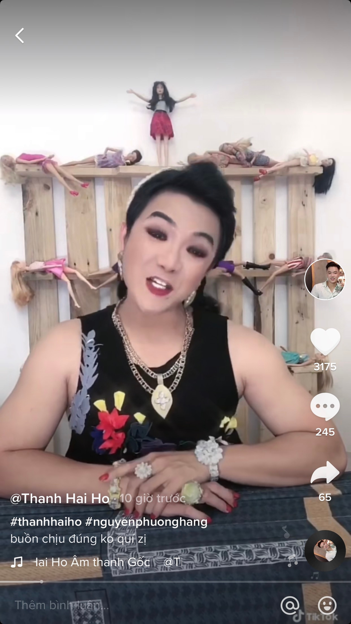 Dân mạng xin được 'miễn bình luận' trước tủ búp bê 'pha ke'.