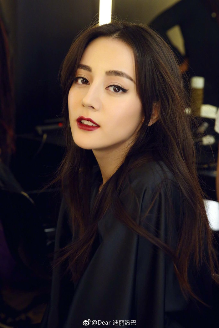 Là sao nữ duy nhất góp mặt trong danh sách chứng tỏ vị thế, sức ảnh hưởng của mỹ nhân Tân Cương lớn đến mức nào.