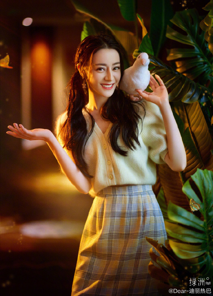 Mặc tin đồn yêu nhau, Hoàng Cảnh Du - Địch Lệ Nhiệt Ba tiếp tục nên duyên trong phim mới? Ảnh 7