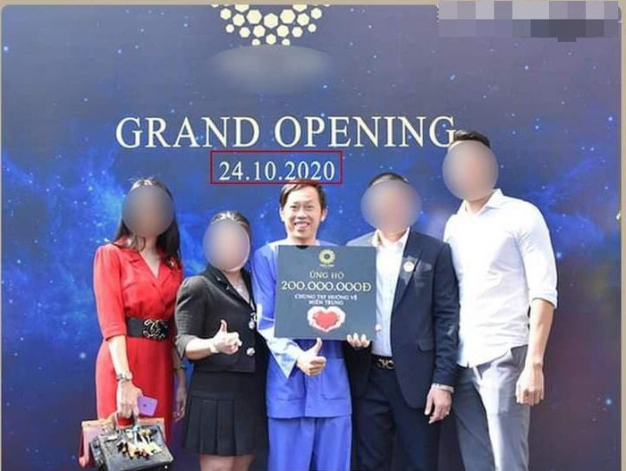 Tuy trên fanpage chính thức bức ảnh này không còn tồn tại, nhưng netizen cũng kịp thời lưu lại.