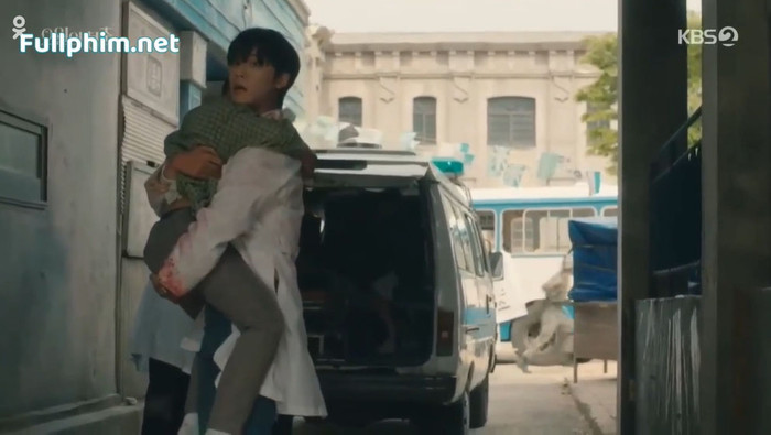 'Tuổi trẻ của tháng năm': Quân đội nã súng vào dân vô tội, Lee Do Hyun bị ám sát bởi chính cha mình? Ảnh 14