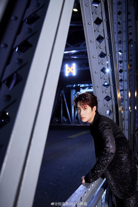 Tỉnh Lung - chàng thí sinh trong Sáng tạo doanh 2021 nổi danh với bài 'Đánh mất em'