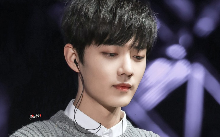 Tiêu Chiến khiến fan 'khóc thét' vì cánh tay đẫm máu, da trắng bệch trên hậu trường 'Ngọc Cốt Dao' Ảnh 2