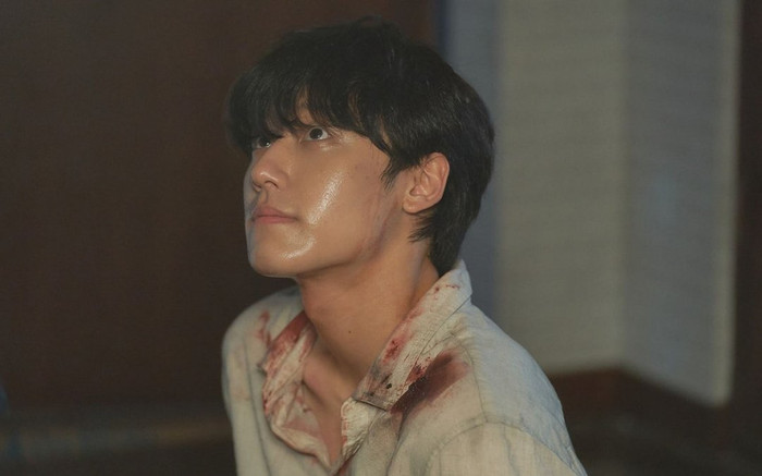 Lee Do Hyun bị bắt và tra tấn dã man trong 'Tuổi trẻ của tháng năm' Ảnh 2