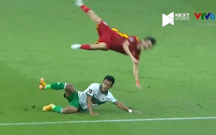 Phẫn nộ cầu thủ Indonesia vào bóng triệt hạ Tuấn Anh Ảnh 2