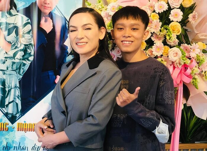 Dù đánh giá cao tấm lòng của Hồ Văn Cường dành cho Phi Nhung, tuy nhiên, cư dân mạng gần đây cũng đã có không ít nghi vấn về tâm thư này.