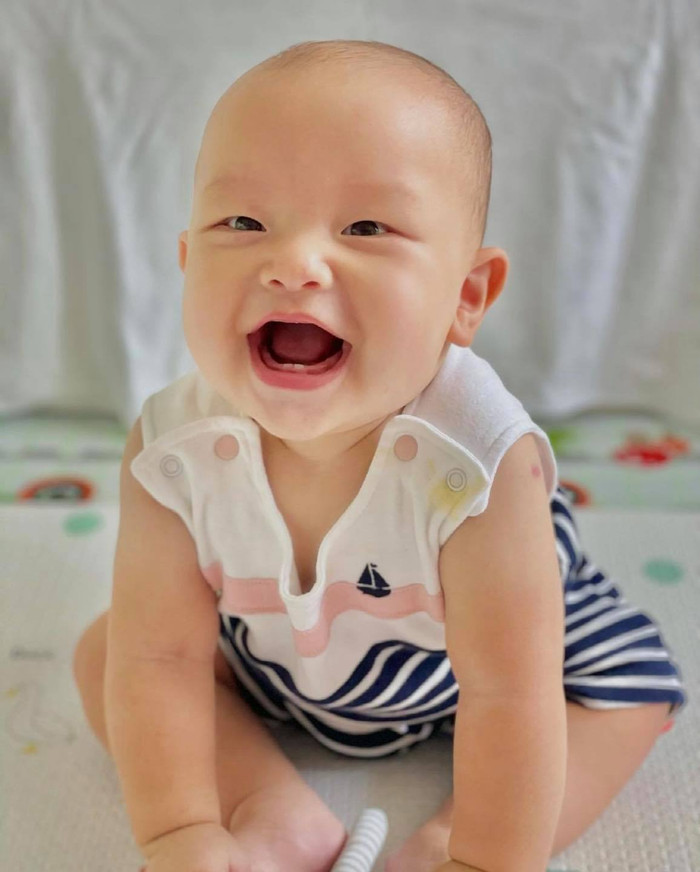 Loạt khoảnh khắc đáng yêu của Leon được Hà Hồ đăng tải.