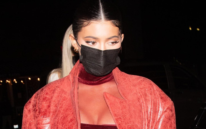 Làm thế nào để ngăn ngừa mụn khi phải liên tục đeo khẩu trang? Ảnh 2