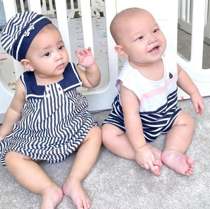 Cậu em trai của Lisa luôn có nhiều biểu cảm 'khó đỡ'