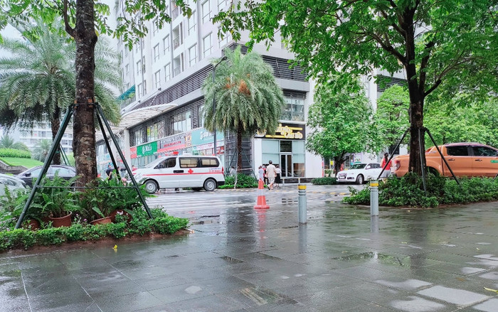 Hà Nội: Người phụ nữ nghi rơi từ tầng 18 chung cư cao cấp xuống đất tử vong Ảnh 2