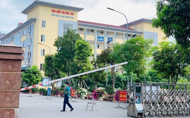 Bệnh viện đa khoa tỉnh Hà Tĩnh hoạt động bình thường sau 1 ngày phong tỏa Ảnh 2