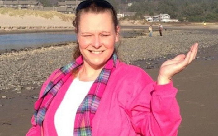 Người phụ nữ vô gia cư qua đời, cảnh sát đưa bà đi mai táng thì phát hiện sự thật gây sốc Ảnh 2