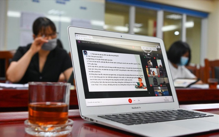 Hôm nay (11/6), hơn 93.000 thí sinh Hà Nội tham dự kỳ thi tuyển sinh lớp 10 làm thủ tục dự thi trực tuyến Ảnh 2