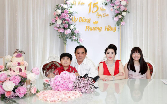 Nữ CEO Đại Nam tung bộ ảnh kỉ niệm 15 năm ngày cưới bên gia đình Ảnh 2