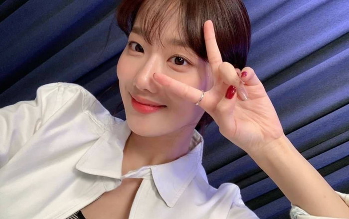 Netizen khó hiểu khi Naeun lên tiếng về scandal bắt nạt Huynjoo nhưng lại nói sẽ yêu thương bản thân hơn Ảnh 2