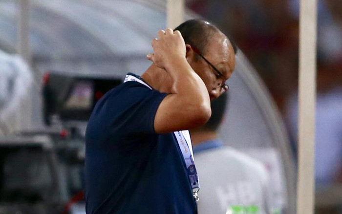 Bảo vệ học trò, HLV Park Hang Seo bị cấm chỉ đạo trận Việt Nam - UAE Ảnh 2