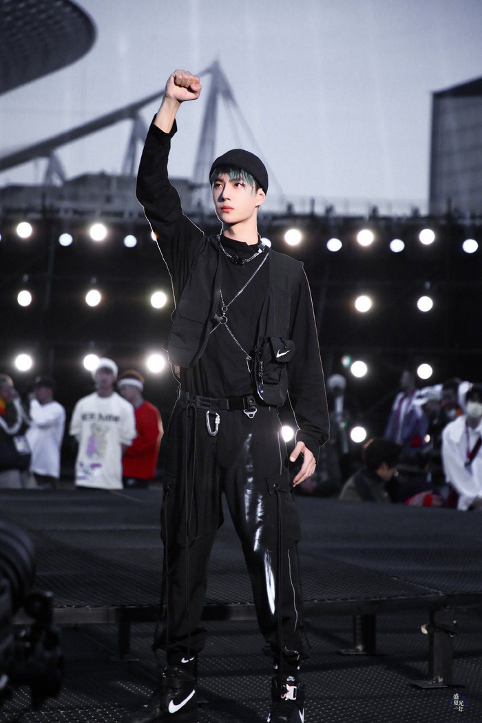 Đội trưởng Vương Nhất Bác sánh vai cùng ai tại Street Dance of China 4? Ảnh 8