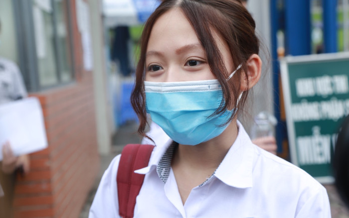 Học sinh Hà Nội hoàn thành ngày thi vào lớp 10 đầu tiên: 'Đề thi vừa sức với hầu hết các bạn' Ảnh 2