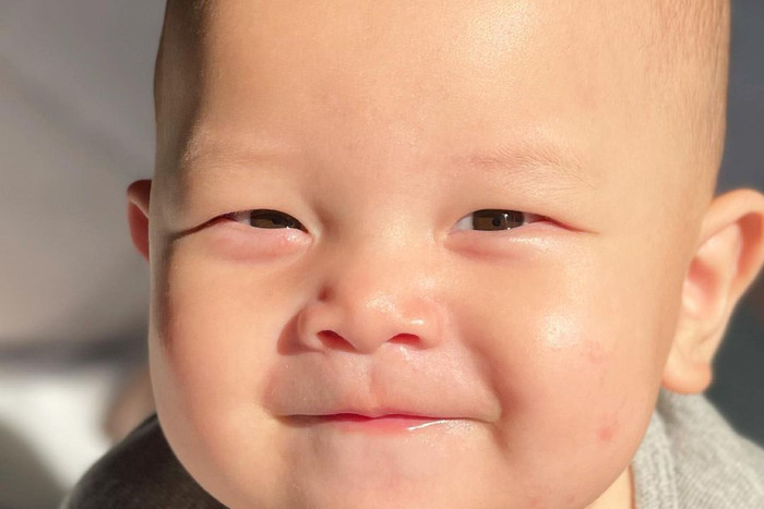 Nhìn hình hai nhóc tì khiến ai cũng muốn nựng.