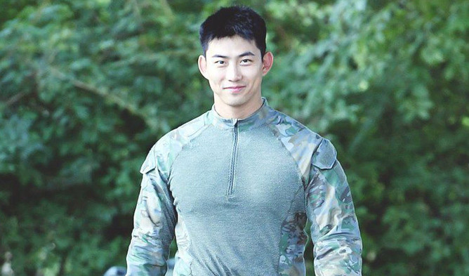 Taecyeon 2PM từng có trải nghiệm kinh hoàng với fan cuồng, bị nhìn lén khi đang 'trần như nhộng' Ảnh 7