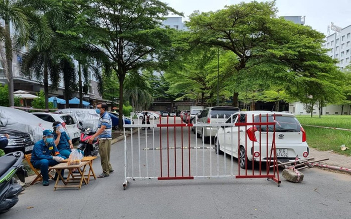 TP. HCM: Phong tỏa toàn bộ 14 block chung cư Ehome 3 Ảnh 2
