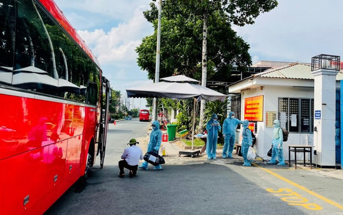 Bình Dương: 600 công nhân được đưa đi cách ly tập trung sau khi phát hiện 2 ca dương tính với Covid- 19 Ảnh 2