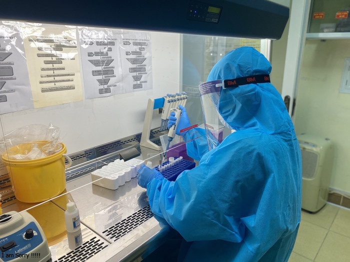 CDC Hà Tĩnh đang tiến hành xét nghiệm các mẫu bệnh phẩm