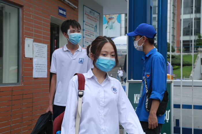 Học sinh Hà Nội vừa kết thúc kỳ thi thi vào lớp 10 công lập