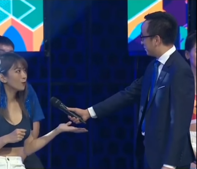 Lê Bống đã khá ấp úng.