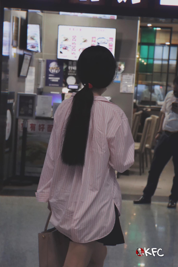 Phong cách sân bay thoải mái của Băng tỷ