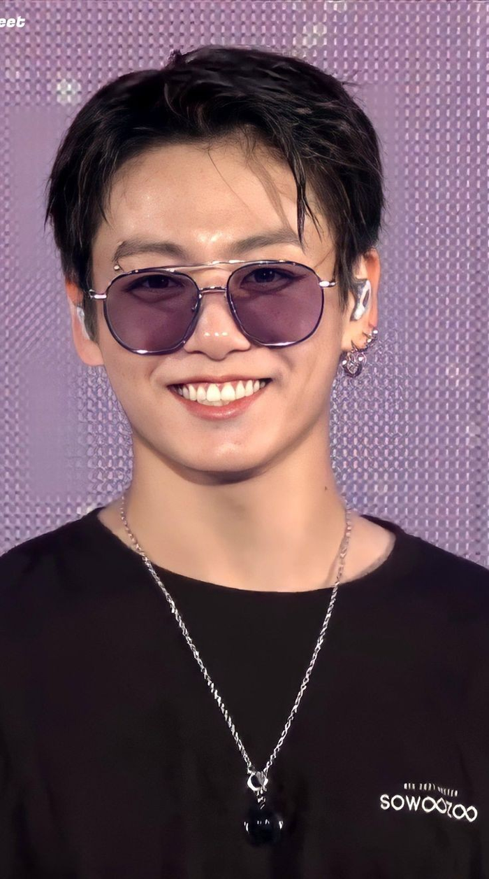 Fan 'xỉu lên xỉu xuống' với hình tượng badboy của em út Jongkook (BTS) Ảnh 4