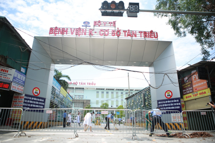 Hoàn thiện các công việc vệ sinh trước khi gỡ phong toả.