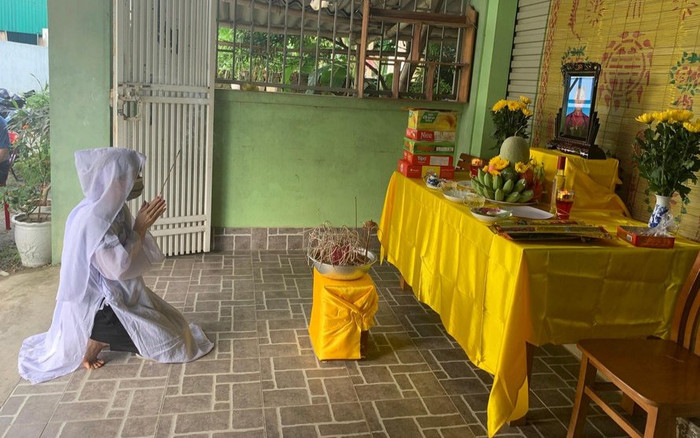 Tham gia chống dịch Covid-19 trong khu vực cách ly, nữ nhân viên y tế không thể về chịu tang mẹ Ảnh 2