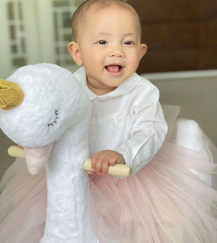 Nụ cười tươi rói trong sáng từ Lisa khiến khán giả 'lịm tim'.