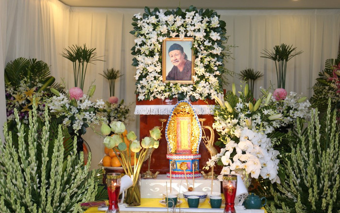 Trước giờ di quan, vợ cố đạo diễn Lê Cung Bắc nghẹn ngào: 'Buồn lắm, vợ chồng sống với nhau gần 50 năm' Ảnh 2