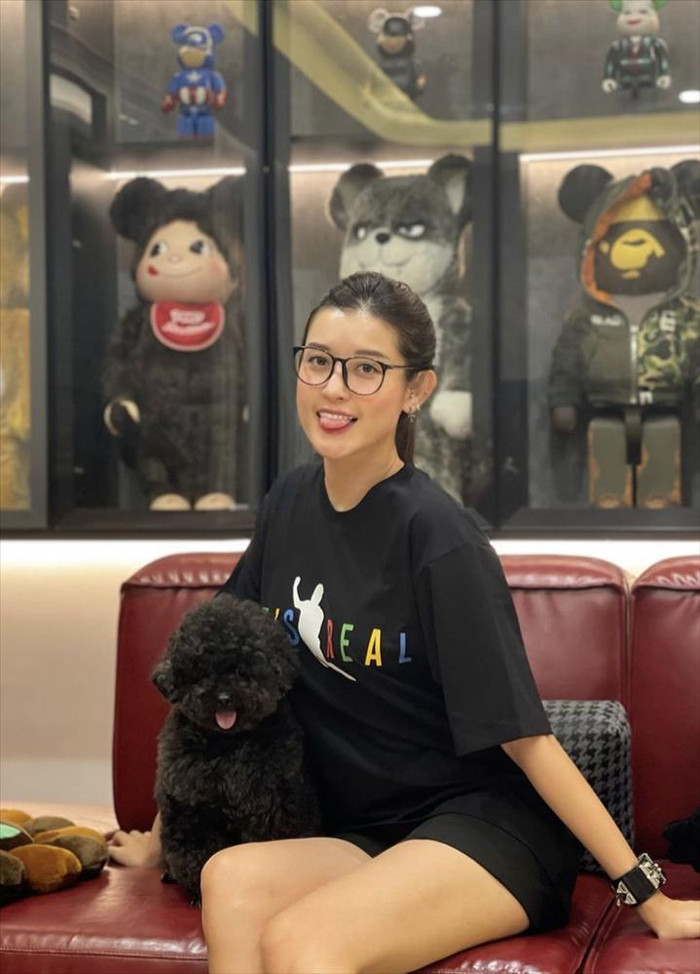 Được biết, Huyền My là một mỹ nhân Việt rất yêu thích đá bóng, cô cũng từng được mời tham gia bình luận các trận đấu trên truyền hình.