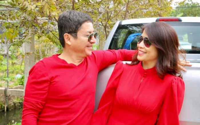 NSƯT Chí Trung đối thơ đầy lãng mạn tình tứ với bạn gái doanh nhân kém 17 tuổi Ảnh 2