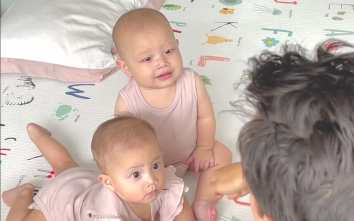 Thái độ trái ngược của Lisa và Leon khi 'tham dự' lớp học của ba Kim Lý Ảnh 2