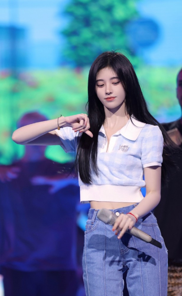 Dù là minh tinh, Cúc Tịnh Y liên tục bị bóc phốt mặc đồ 'pha-ke', lần này chứng cứ hết đường chối cãi! Ảnh 3