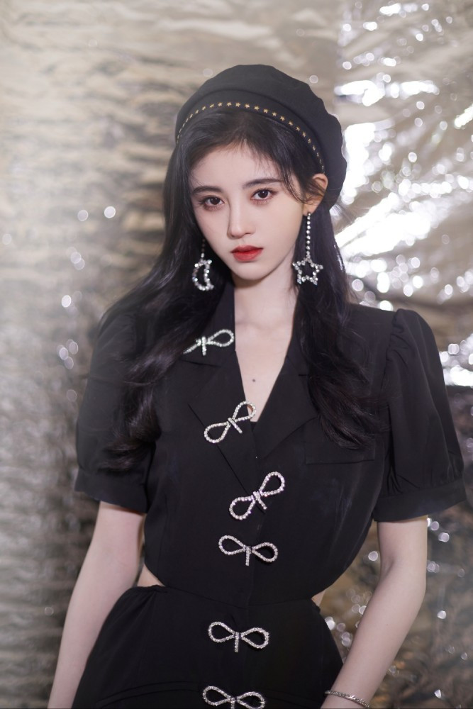 Dù là minh tinh, Cúc Tịnh Y liên tục bị bóc phốt mặc đồ 'pha-ke', lần này chứng cứ hết đường chối cãi! Ảnh 11