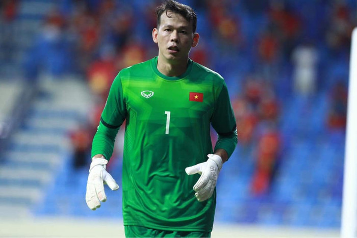 Thủ môn Bùi Tấn Trường.