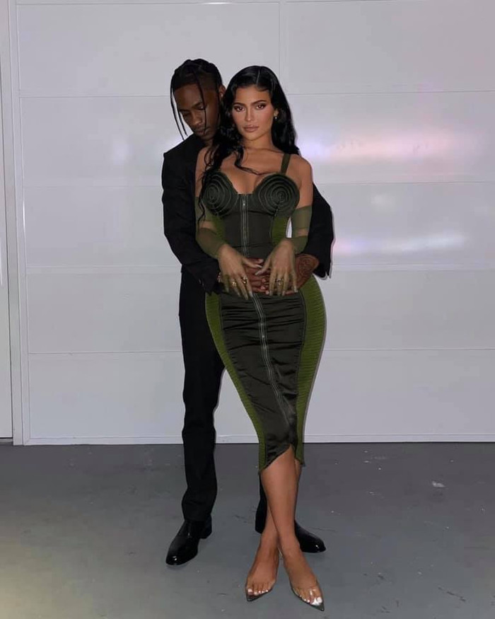 Cả hai có những khoảnh khắc tình tứ cùng nhau dù trước đó đã có rạn nứt thời gian dài